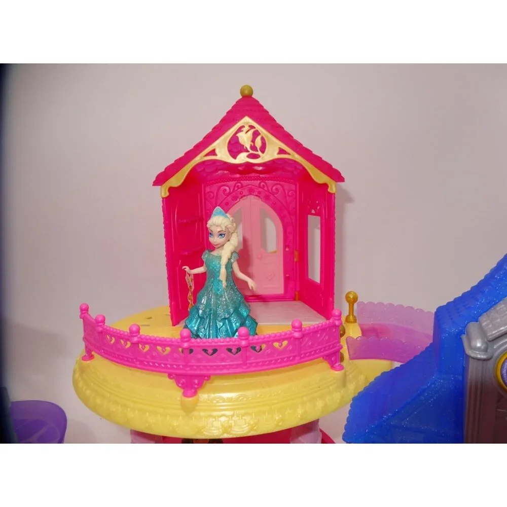 Disney Princess Glitter Glider Castle with 6 Princesses and 6 castle‎ moduls